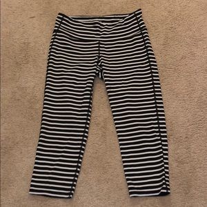 Striped Athleta cropped leggings